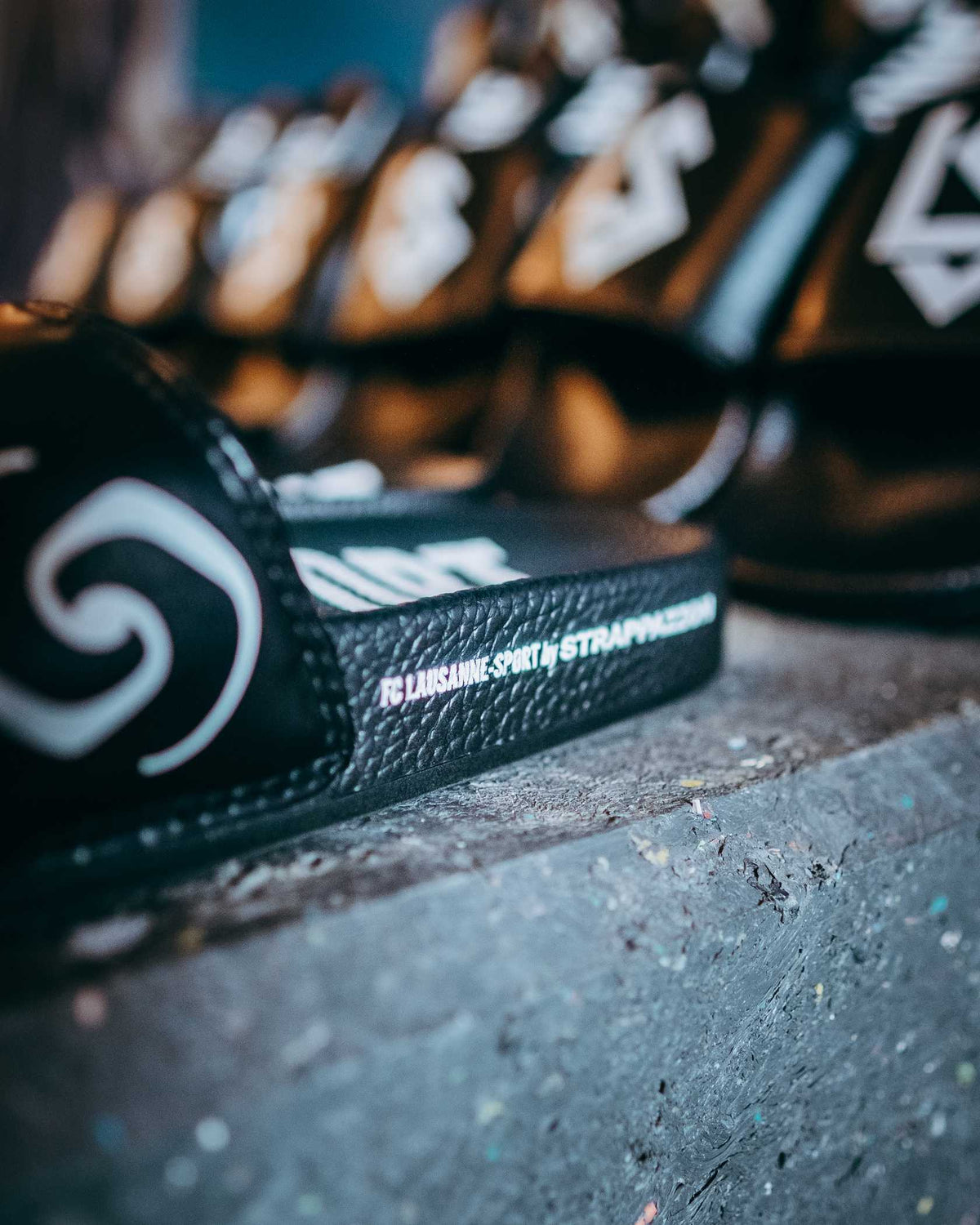 Slides black LS X Strappazzon