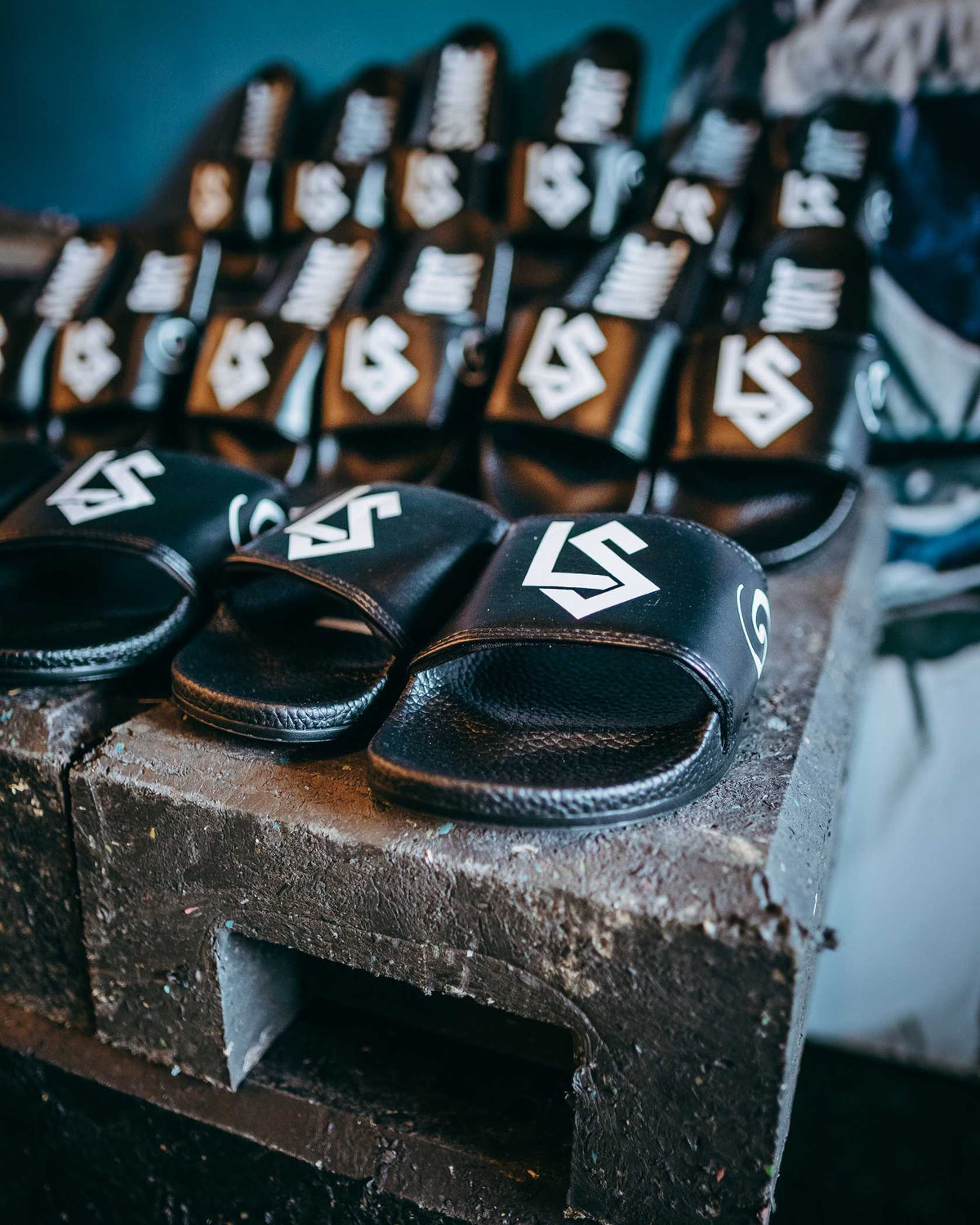 Slides black LS X Strappazzon