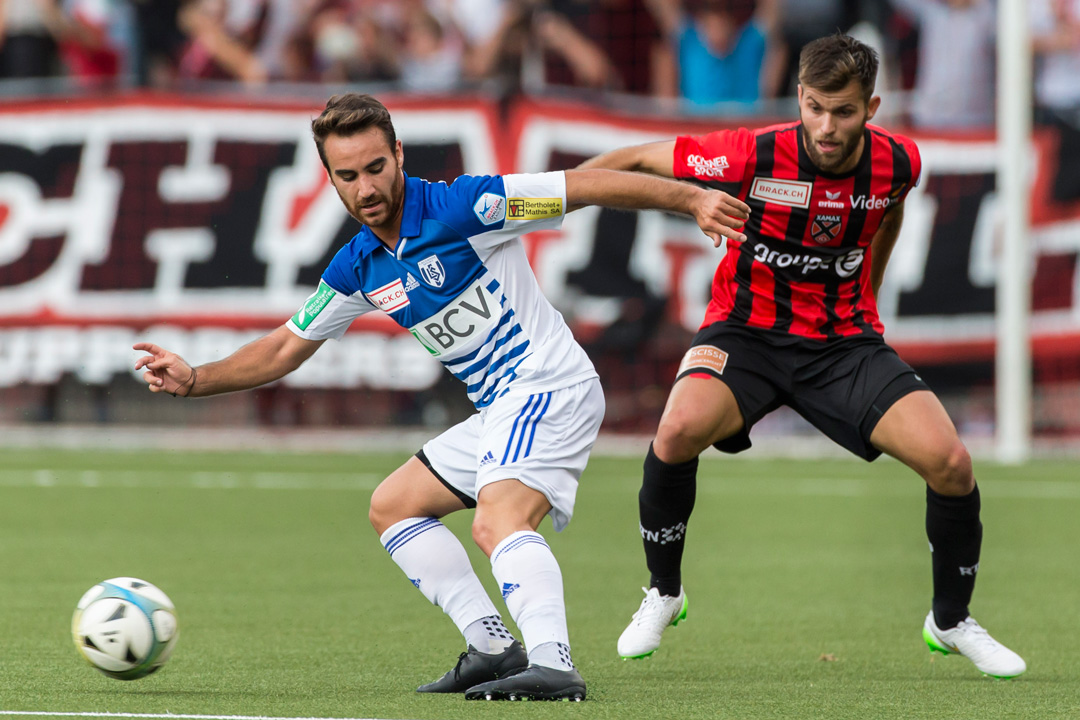 Football: Romain Dessarzin (Lausanne-Sport) en action