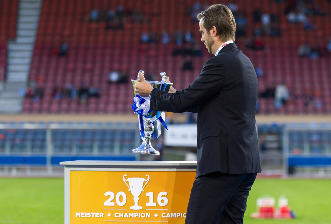 Le Lausanne-Sport fête le titre de champion et sa promotion en Super League
