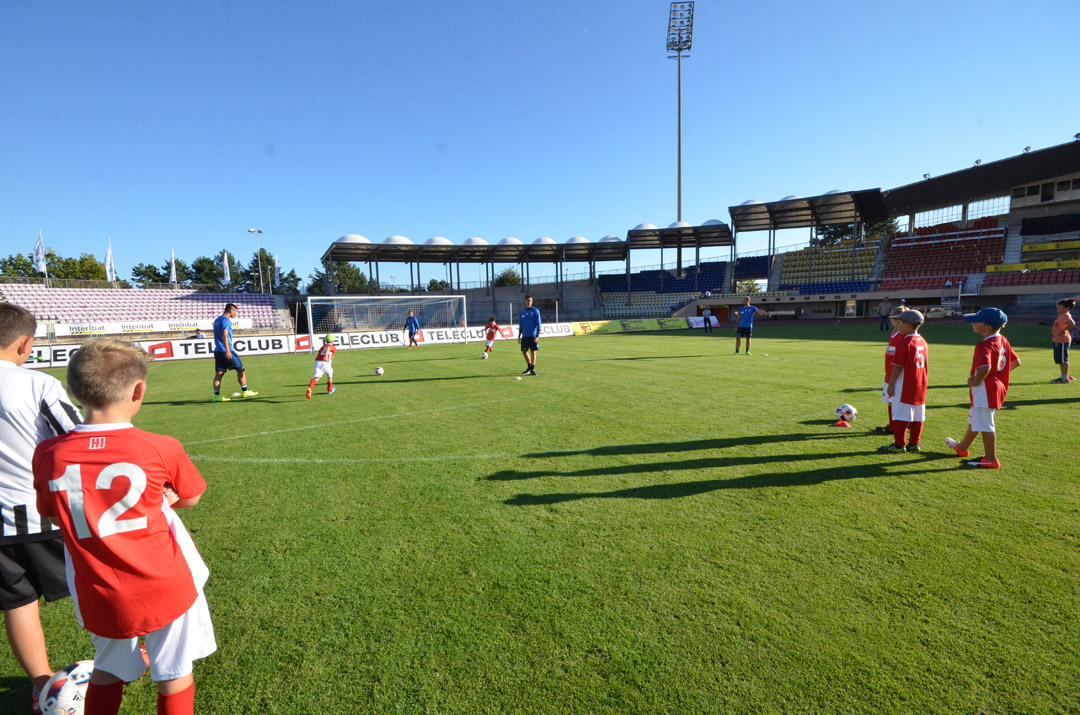 Enfants Onze d Or entrainement 1ere équipe 2016