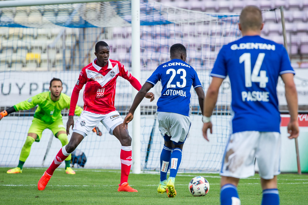 Jordan Lotomba en action lors du match FC Lausanne-Sport - FC Lugano