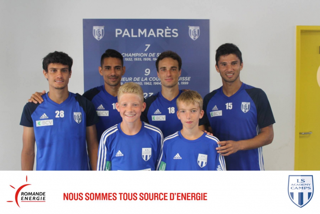 Les joueurs du FC Lausanne-Sport à la rencontre des LS Academy Camps