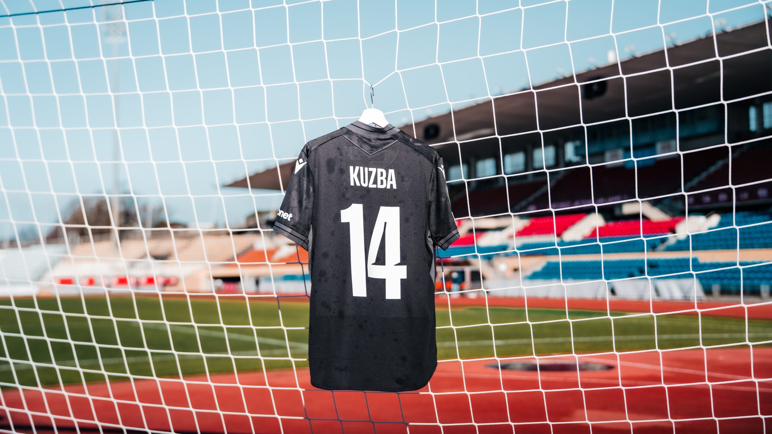 27.11.25DSC07437._MNOIR_PONTAISE_@m.x_d.x