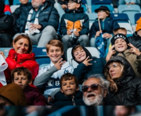 Publique séniors et juniors en tribune LS