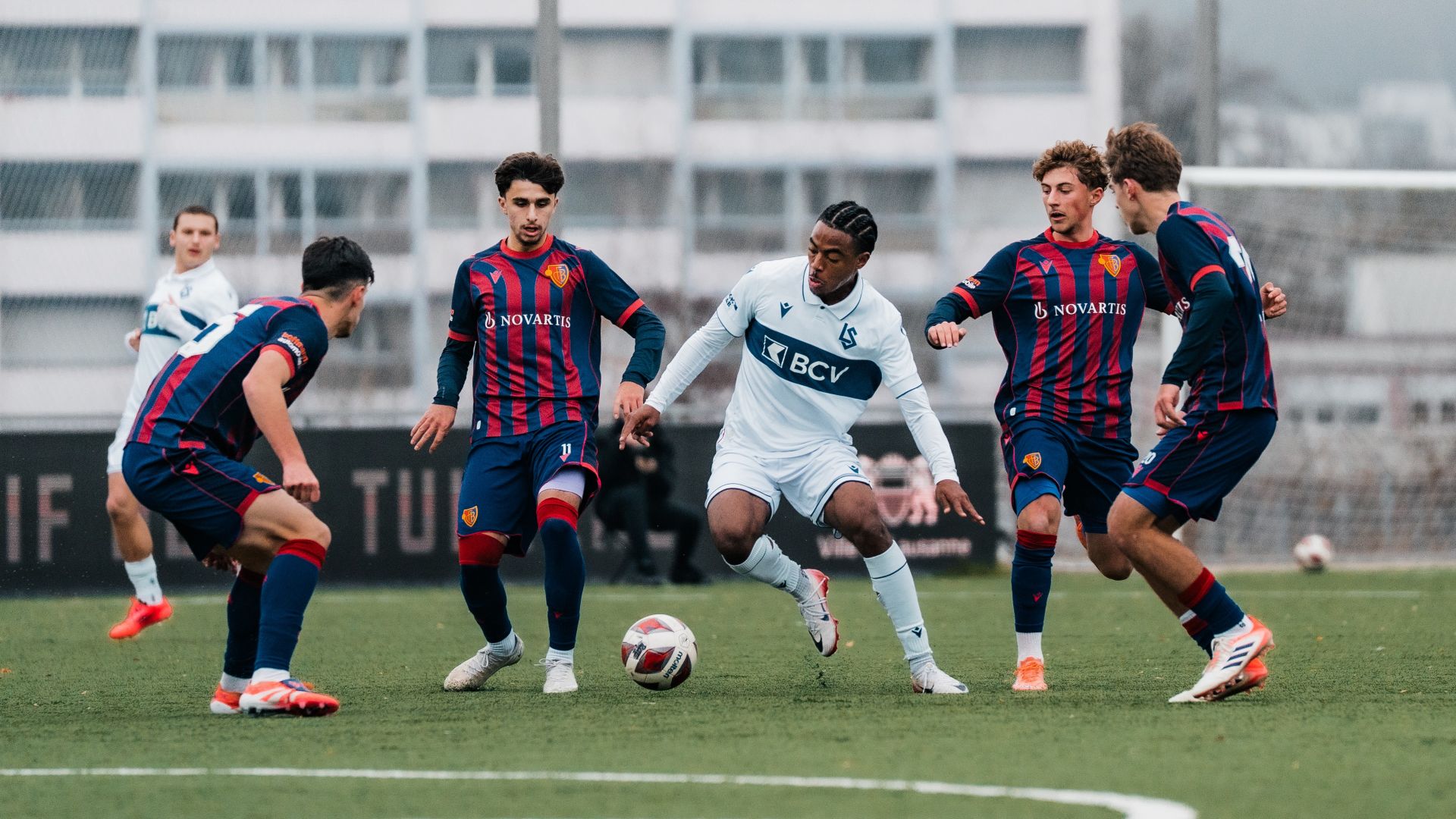 13.12.25A7406498._LS-KUPS_@m.x_d.x